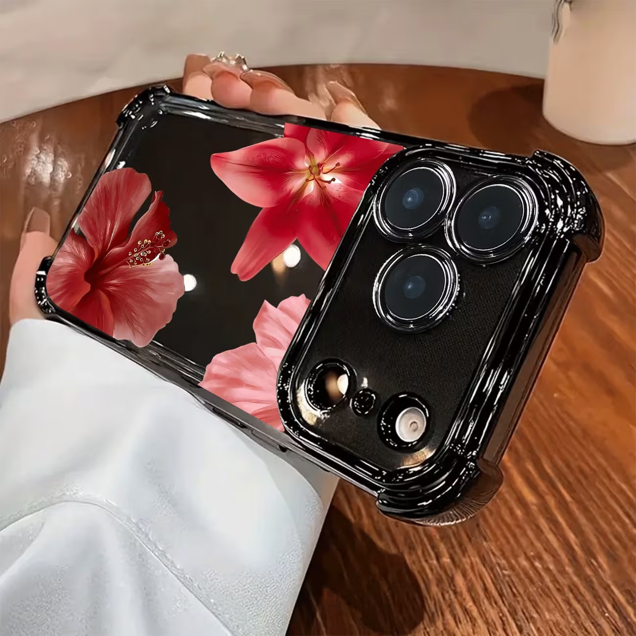 Simpele bloemenprint telefoonh - Apple Iphone 15 Pro Max recensie en prijs